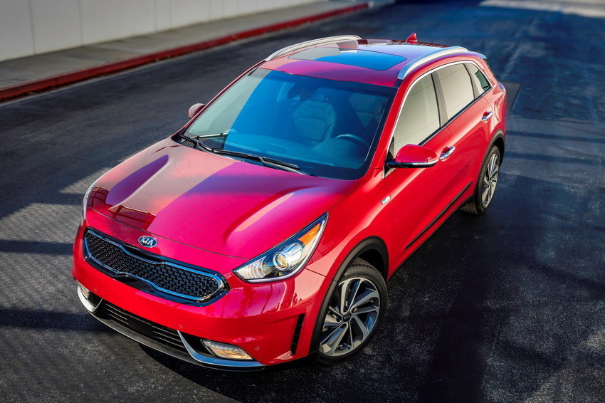 Kia представила первый в мире гибридный кроссовер